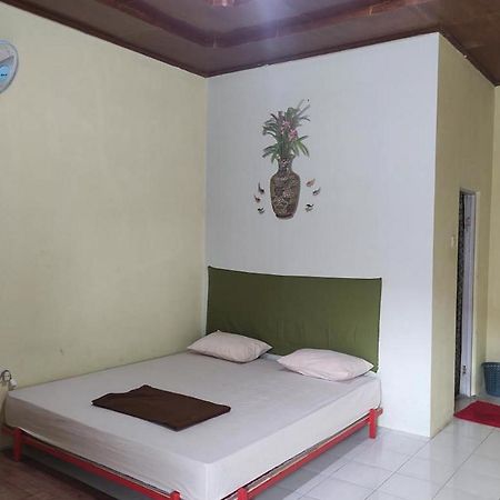 Losmen Yosi Carita Hotel Luaran gambar