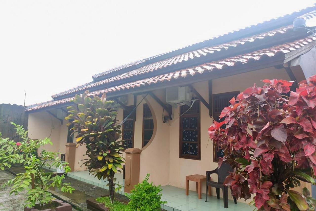Losmen Yosi Carita Hotel Luaran gambar
