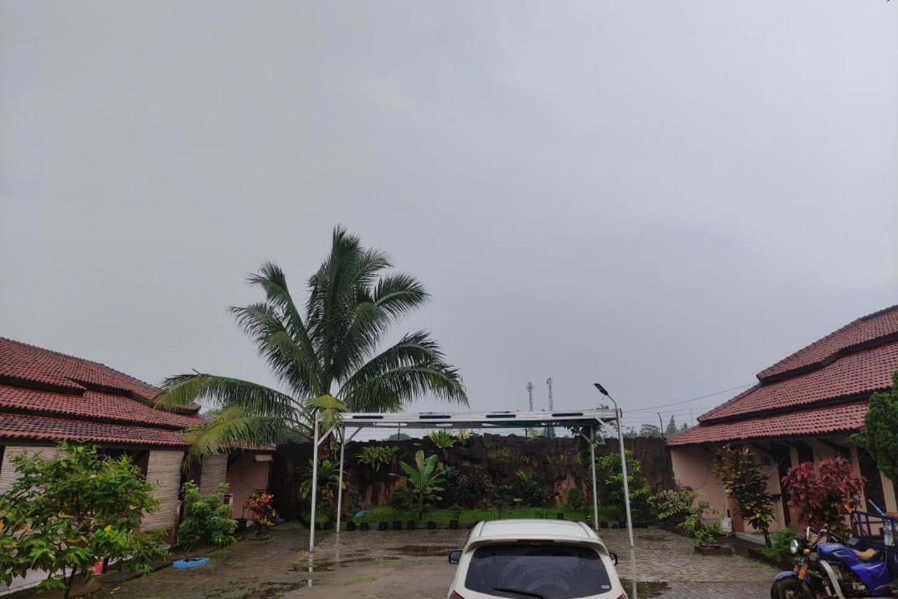 Losmen Yosi Carita Hotel Luaran gambar