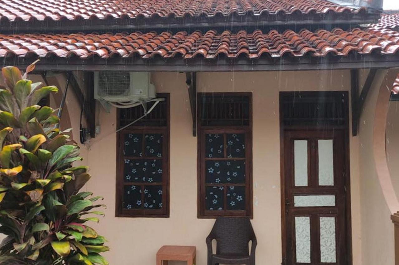 Losmen Yosi Carita Hotel Luaran gambar